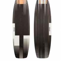 PLANCHE DE KITESURF ORAO « TWIN TIP 500 » CARBONE – 138X41CM (PADS ET STRAPS INCLUS) avec housse